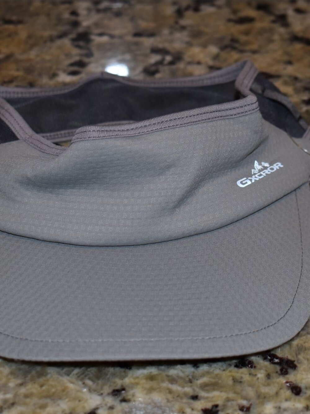 GXCROR Sports Sun Visor Hat Men Women in Gray